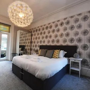 courtyard-mews-harrogate.yorkshirehotels.net/